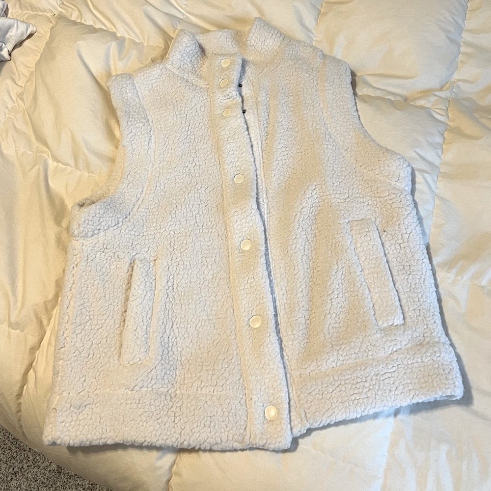 Aerie Sherpa Vest- Large